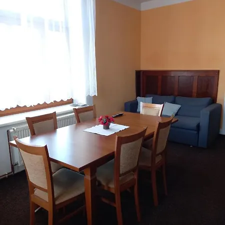 Penzion U Skoly Staré Město Buitenkant foto